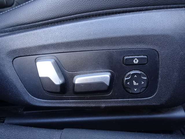 ＢＭＷ ３シリーズ ３２０Ｄ Ｘドライブ Ｍスポーツ ディーゼルターボ ４ＷＤ R4年 (近畿) 99