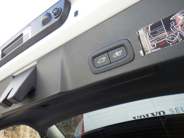 ボルボ ＸＣ４０ Ｔ４ ＡＷＤ インスクリプション ４ＷＤ H30年 (東北) 99