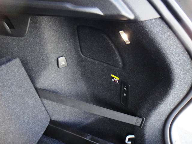 ボルボ ＸＣ４０ Ｔ４ ＡＷＤ インスクリプション ４ＷＤ H30年 (東北) 99