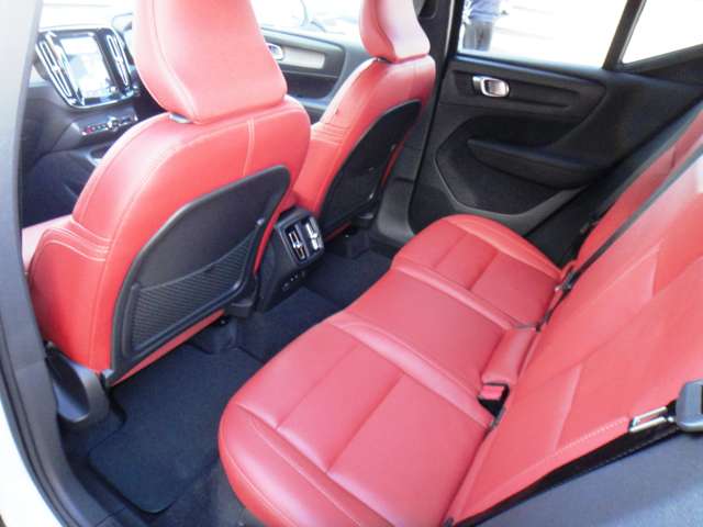 ボルボ ＸＣ４０ Ｔ４ ＡＷＤ インスクリプション ４ＷＤ H30年 (東北) 99