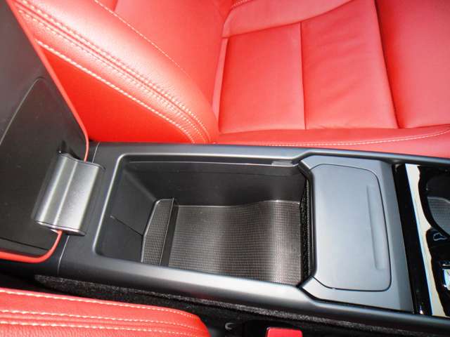 ボルボ ＸＣ４０ Ｔ４ ＡＷＤ インスクリプション ４ＷＤ H30年 (東北) 99