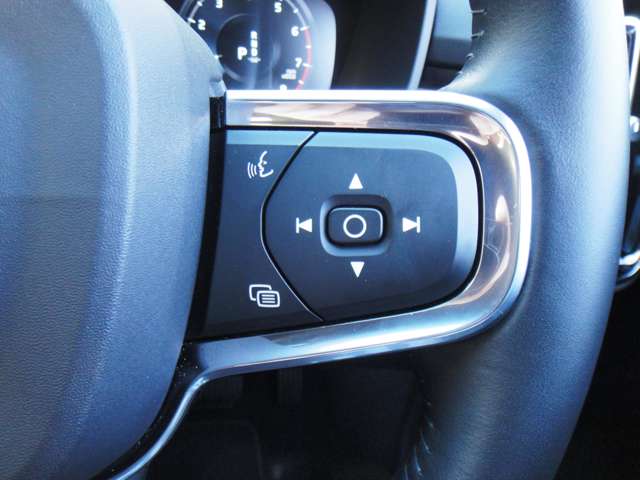 ボルボ ＸＣ４０ Ｔ４ ＡＷＤ インスクリプション ４ＷＤ H30年 (東北) 99