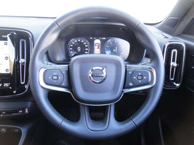 ボルボ ＸＣ４０ Ｔ４ ＡＷＤ インスクリプション ４ＷＤ H30年 (東北) 99