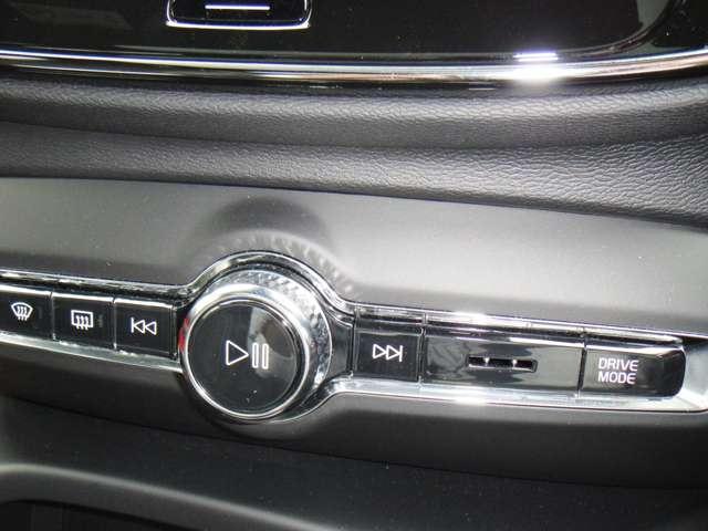 ボルボ ＸＣ４０ Ｔ５ ＡＷＤ Ｒデザイン ４ＷＤ H30年 (東北) 99