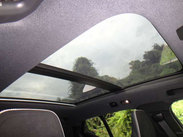 ボルボ ＸＣ４０ Ｔ５ ＡＷＤ Ｒデザイン ４ＷＤ H30年 (東北) 99