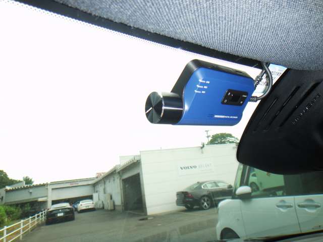 ボルボ ＸＣ４０ Ｔ５ ＡＷＤ Ｒデザイン ４ＷＤ H30年 (東北) 99