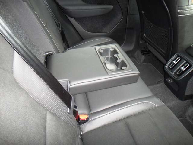 ボルボ ＸＣ４０ Ｔ５ ＡＷＤ Ｒデザイン ４ＷＤ H30年 (東北) 99