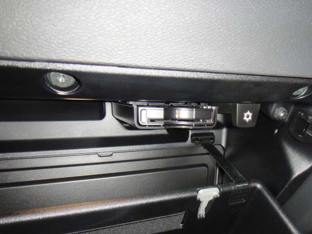 ボルボ ＸＣ４０ Ｔ５ ＡＷＤ Ｒデザイン ４ＷＤ H30年 (東北) 99