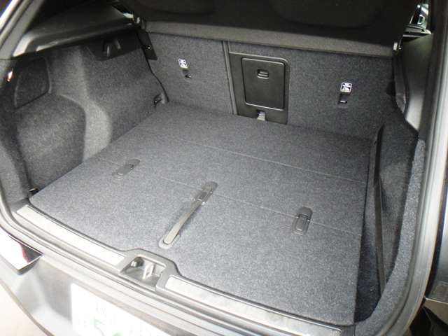 ボルボ ＸＣ４０ Ｔ５ ＡＷＤ Ｒデザイン ４ＷＤ H30年 (東北) 99