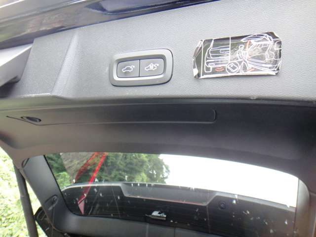 ボルボ ＸＣ４０ Ｔ５ ＡＷＤ Ｒデザイン ４ＷＤ H30年 (東北) 99