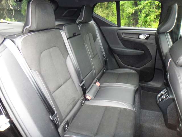 ボルボ ＸＣ４０ Ｔ５ ＡＷＤ Ｒデザイン ４ＷＤ H30年 (東北) 99