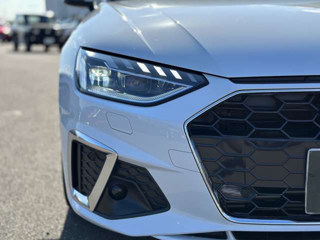 アウディ Ａ４ ３５　ＴＦＳＩ　Ｓライン R5年 (近畿) 99