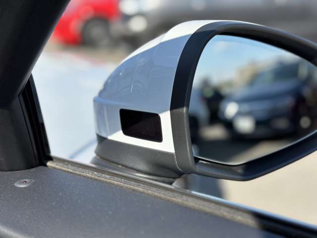 アウディ Ａ４ ３５　ＴＦＳＩ　Ｓライン R5年 (近畿) 99