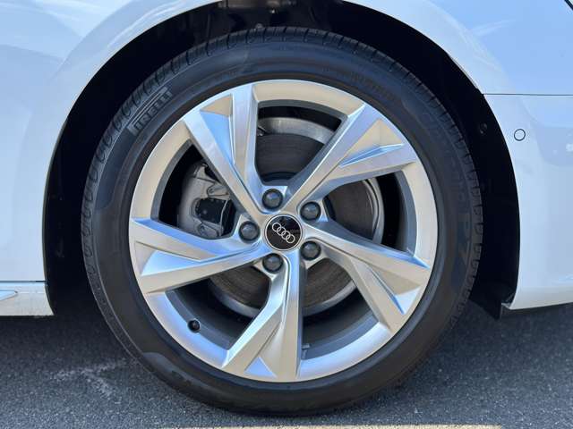 アウディ Ａ４ ３５　ＴＦＳＩ　Ｓライン R5年 (近畿) 99