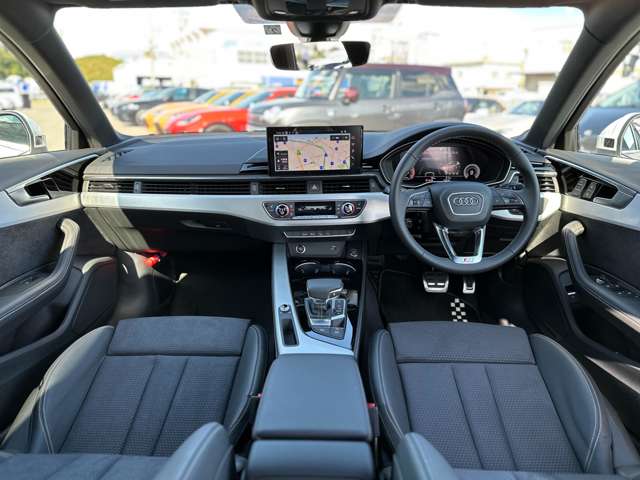 アウディ Ａ４ ３５　ＴＦＳＩ　Ｓライン R5年 (近畿) 99