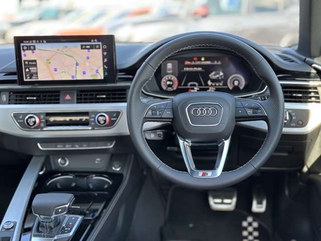 アウディ Ａ４ ３５　ＴＦＳＩ　Ｓライン R5年 (近畿) 99
