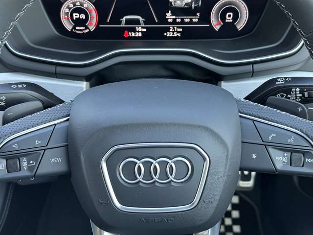 アウディ Ａ４ ３５　ＴＦＳＩ　Ｓライン R5年 (近畿) 99