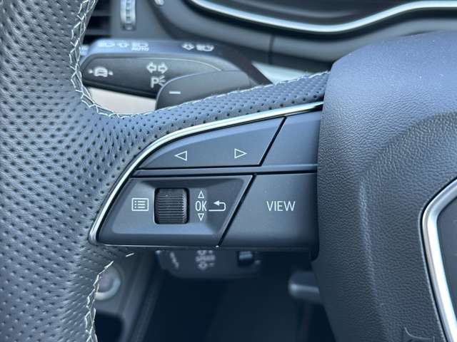 アウディ Ａ４ ３５　ＴＦＳＩ　Ｓライン R5年 (近畿) 99