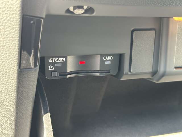 アウディ Ａ４ ３５　ＴＦＳＩ　Ｓライン R5年 (近畿) 99