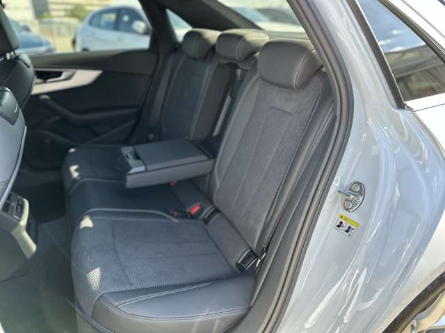 アウディ Ａ４ ３５　ＴＦＳＩ　Ｓライン R5年 (近畿) 99