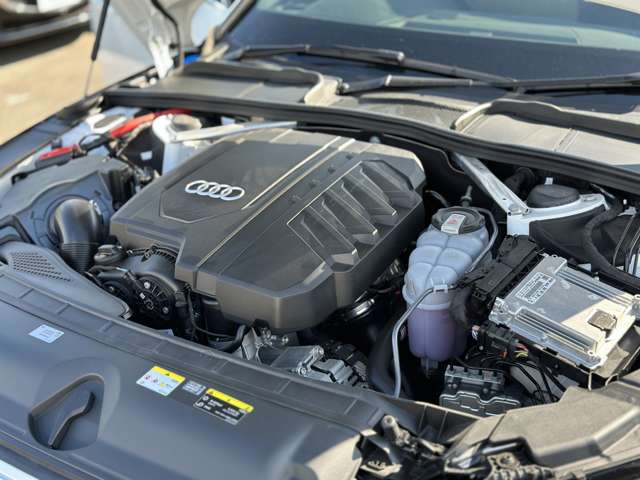 アウディ Ａ４ ３５　ＴＦＳＩ　Ｓライン R5年 (近畿) 99