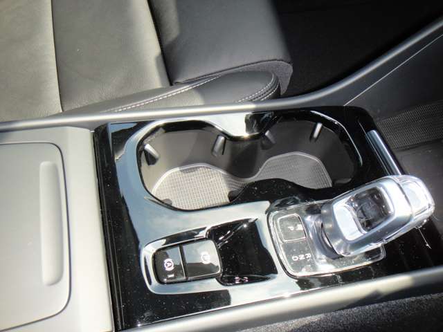 ボルボ ＸＣ４０ アルティメット Ｂ４ ＡＷＤ ４ＷＤ R5年 (東北) 99