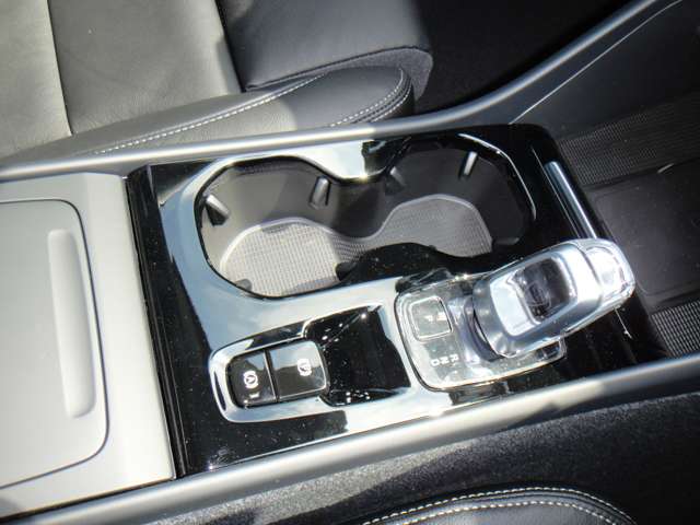 ボルボ ＸＣ４０ アルティメット Ｂ４ ＡＷＤ ４ＷＤ R5年 (東北) 99