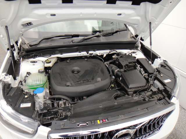 ボルボ ＸＣ４０ Ｔ４ ＡＷＤ インスクリプション ４ＷＤ R1年 (東北) 99