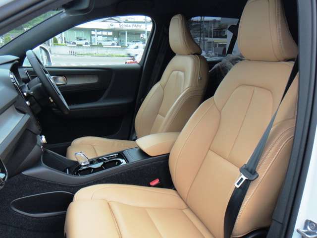 ボルボ ＸＣ４０ Ｔ４ ＡＷＤ インスクリプション ４ＷＤ R1年 (東北) 99