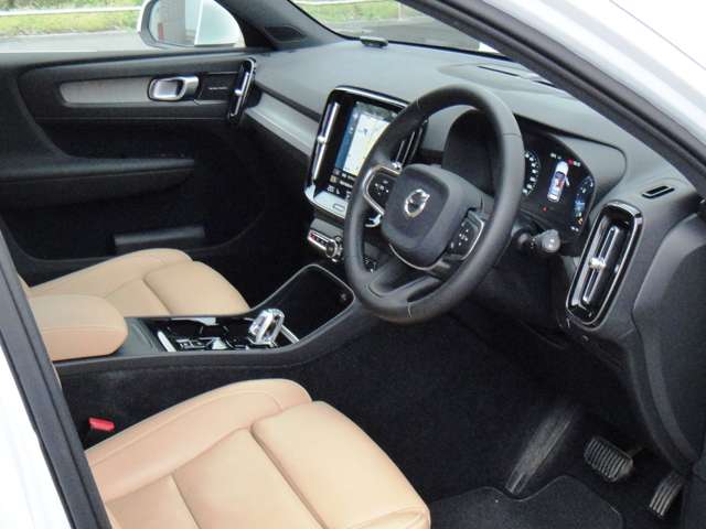 ボルボ ＸＣ４０ Ｔ４ ＡＷＤ インスクリプション ４ＷＤ R1年 (東北) 99