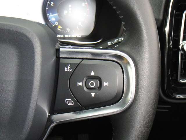 ボルボ ＸＣ４０ Ｔ４ ＡＷＤ インスクリプション ４ＷＤ R1年 (東北) 99