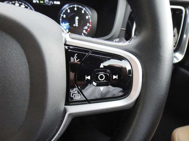 ボルボ Ｖ６０ Ｔ５　インスクリプション R1年 (東北) 99