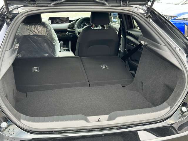 マツダ ＭＡＺＤＡ３　ファストバック １．８ ＸＤ ブラックトーンエディション ディーゼルターボ R5年 (近畿) 99