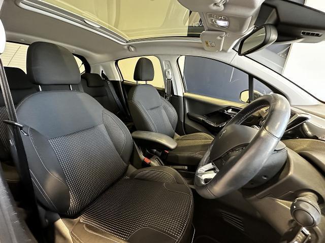 プジョー ２０８ アリュール　ファンエディション R2年 (中国) 99