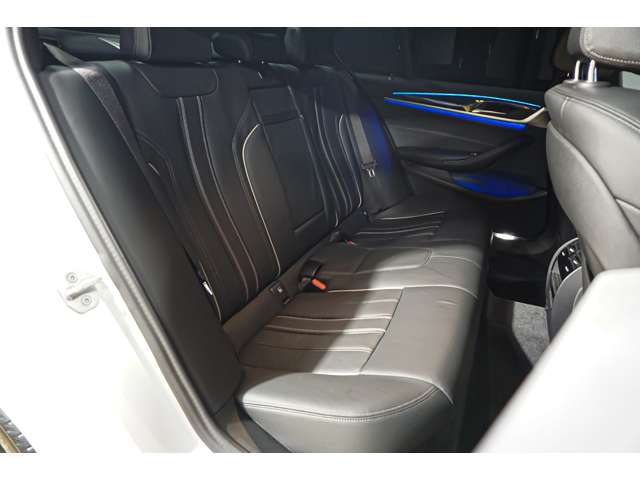 ＢＭＷ ５シリーズ ５２３Ｄ Ｘドライブ Ｍスポーツ ディーゼルターボ ４ＷＤ R4年 (北海道) 99