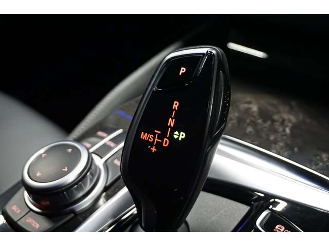 ＢＭＷ ５シリーズ ５２３Ｄ Ｘドライブ Ｍスポーツ ディーゼルターボ ４ＷＤ R4年 (北海道) 99