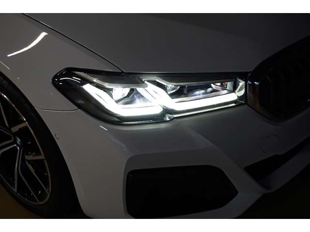 ＢＭＷ ５シリーズ ５２３Ｄ Ｘドライブ Ｍスポーツ ディーゼルターボ ４ＷＤ R4年 (北海道) 99