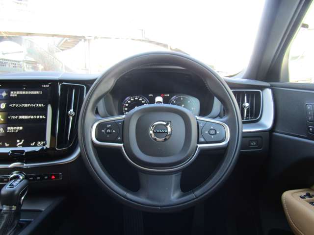 ボルボ ＸＣ６０ Ｄ４ ＡＷＤ モメンタム ディーゼルターボ ４ＷＤ R1年 (関東) 99