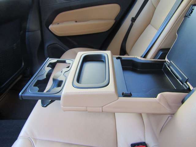 ボルボ ＸＣ６０ Ｄ４ ＡＷＤ モメンタム ディーゼルターボ ４ＷＤ R1年 (関東) 99