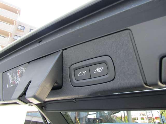 ボルボ ＸＣ６０ Ｄ４ ＡＷＤ モメンタム ディーゼルターボ ４ＷＤ R1年 (関東) 99