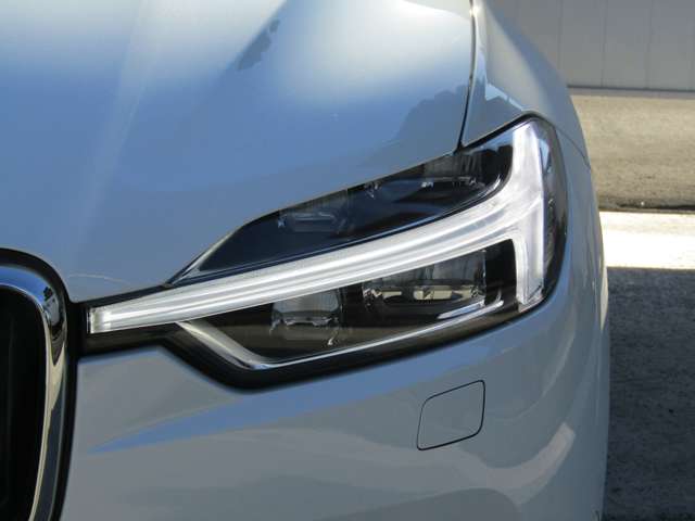 ボルボ ＸＣ６０ Ｄ４ ＡＷＤ モメンタム ディーゼルターボ ４ＷＤ R1年 (関東) 99