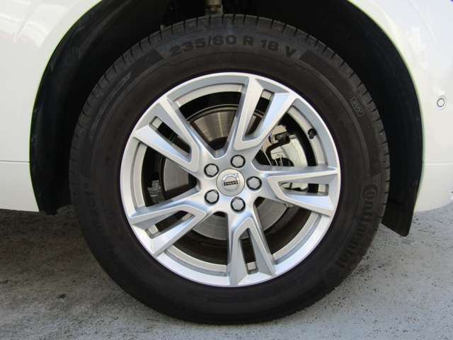 ボルボ ＸＣ６０ Ｄ４ ＡＷＤ モメンタム ディーゼルターボ ４ＷＤ R1年 (関東) 99