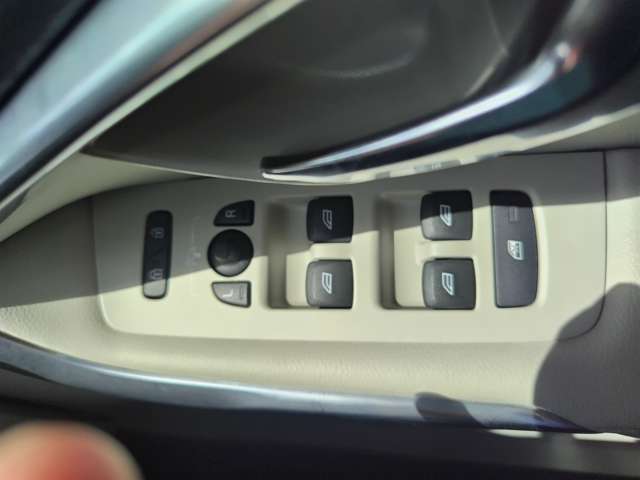 ボルボ Ｖ４０ Ｔ３　インスクリプション H30年 (東北) 99