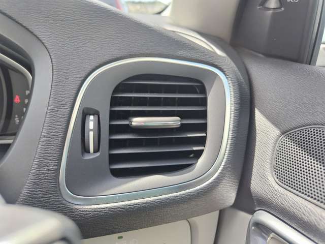 ボルボ Ｖ４０ Ｔ３　インスクリプション H30年 (東北) 99