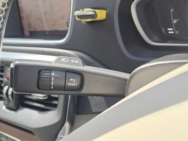 ボルボ Ｖ４０ Ｔ３　インスクリプション H30年 (東北) 99