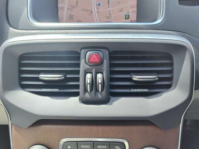 ボルボ Ｖ４０ Ｔ３　インスクリプション H30年 (東北) 99