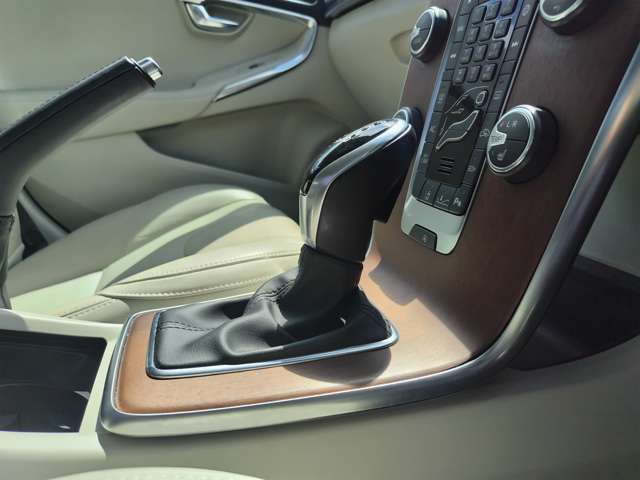 ボルボ Ｖ４０ Ｔ３　インスクリプション H30年 (東北) 99