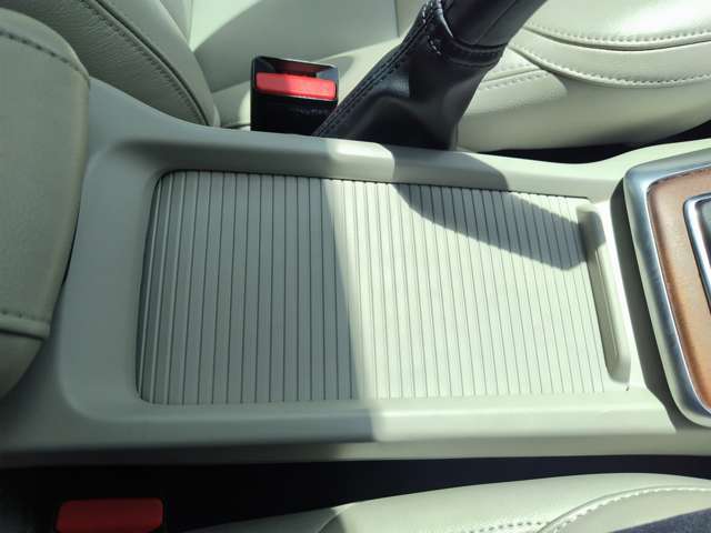 ボルボ Ｖ４０ Ｔ３　インスクリプション H30年 (東北) 99