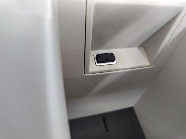 ボルボ Ｖ４０ Ｔ３　インスクリプション H30年 (東北) 99