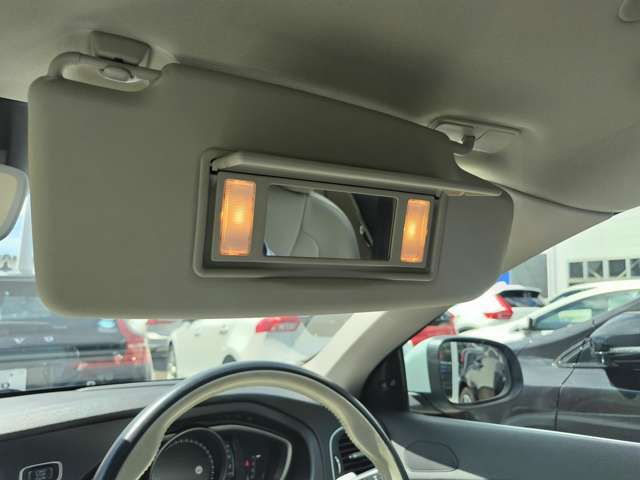 ボルボ Ｖ４０ Ｔ３　インスクリプション H30年 (東北) 99